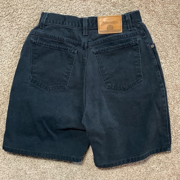 St John’s Bay Woman’s Black Shorts Size 8, good condition, see measurements - Picture 2 of 7